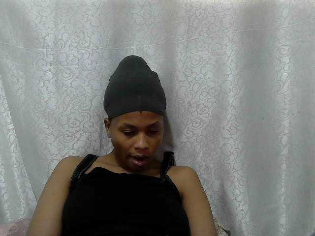 Caroldoly live cam on BongaCams
