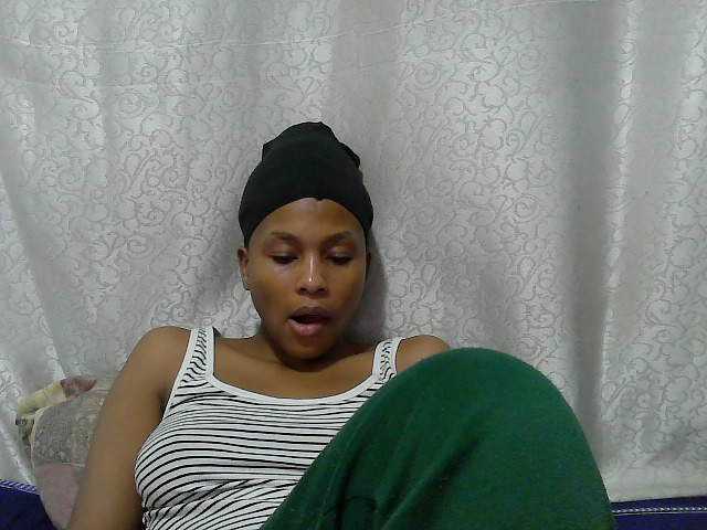 Caroldoly live cam on BongaCams