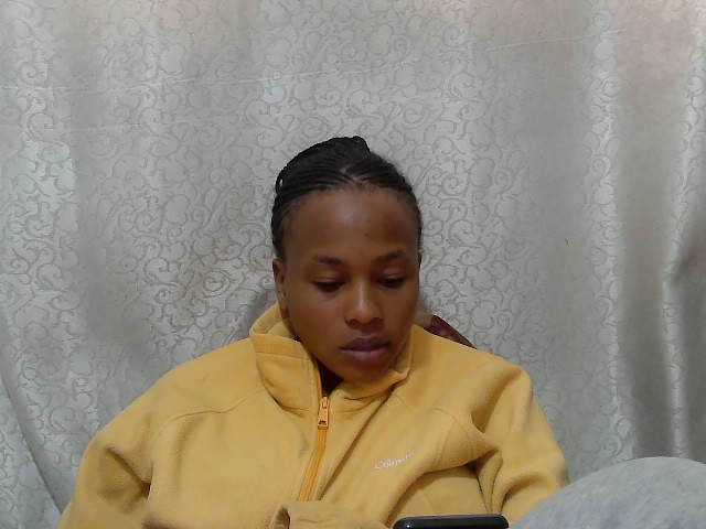 Caroldoly live cam on BongaCams