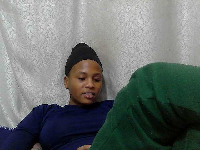 Caroldoly live cam on BongaCams
