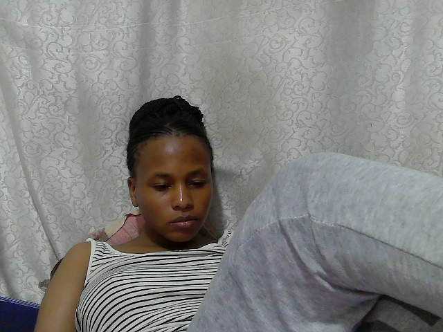 Caroldoly live cam on BongaCams