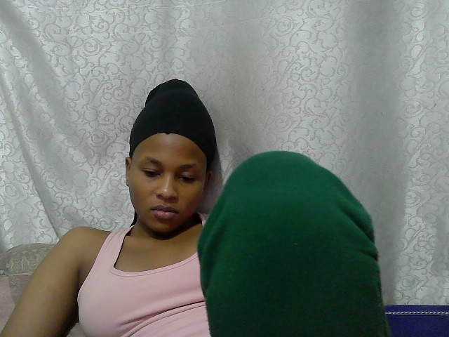 Caroldoly live cam on BongaCams