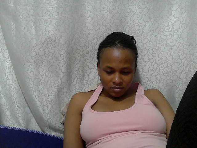 Caroldoly live cam on BongaCams