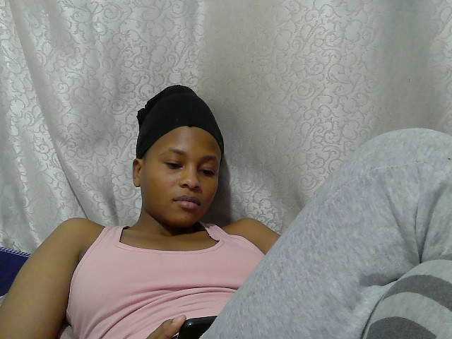 Caroldoly live cam on BongaCams