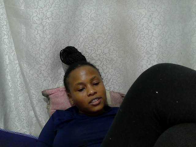 Caroldoly live cam on BongaCams