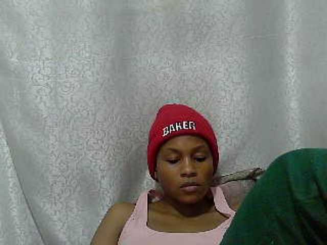 Caroldoly live cam on BongaCams