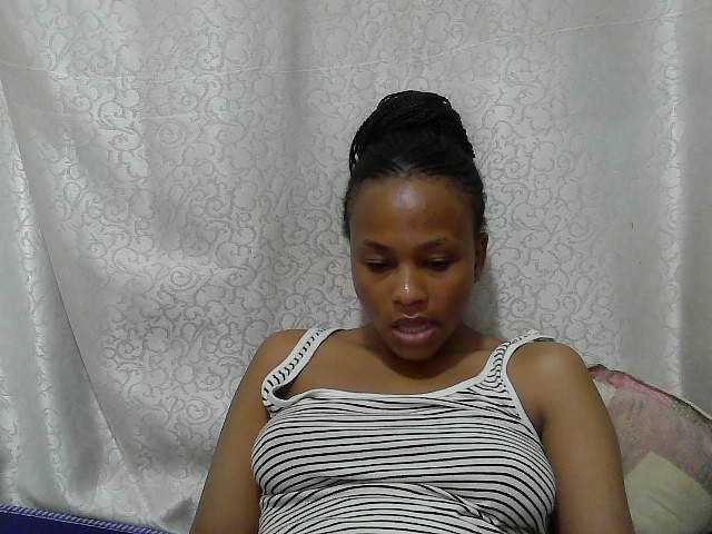 Caroldoly live cam on BongaCams