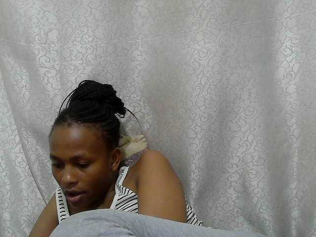 Caroldoly live cam on BongaCams