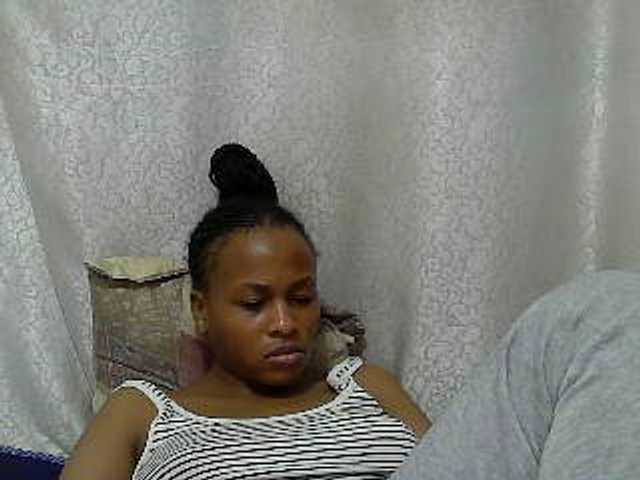 Caroldoly live cam on BongaCams