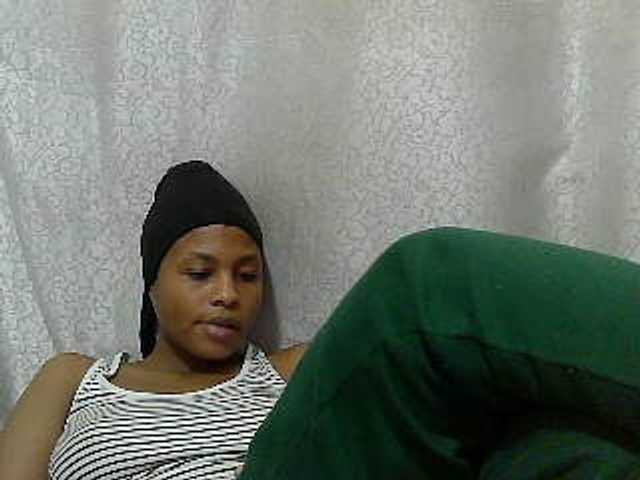 Caroldoly live cam on BongaCams