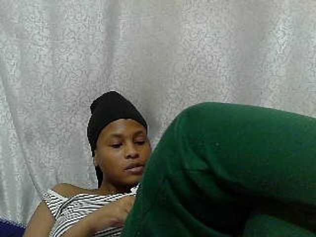 Caroldoly live cam on BongaCams