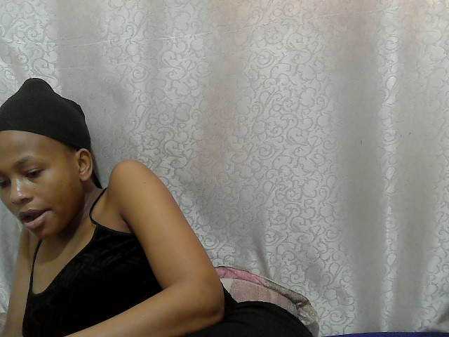 Caroldoly live cam on BongaCams