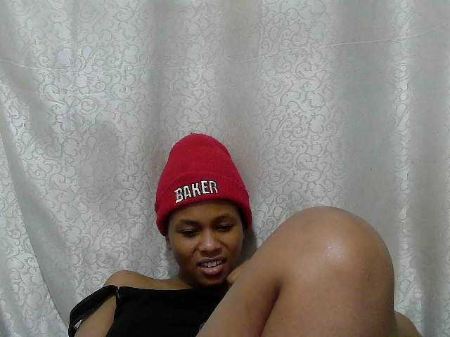 Caroldoly live cam on BongaCams