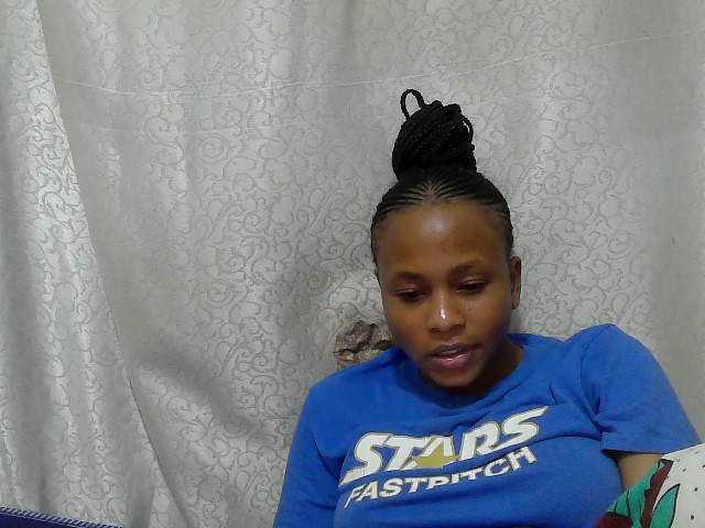 Caroldoly live cam on BongaCams