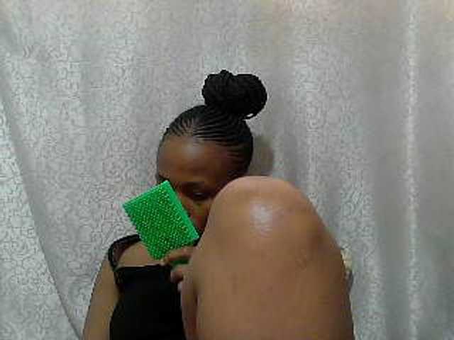 Caroldoly live cam on BongaCams