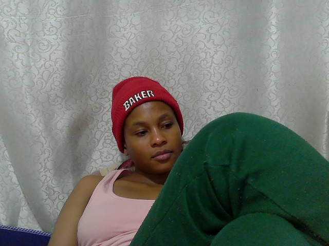 Caroldoly live cam on BongaCams