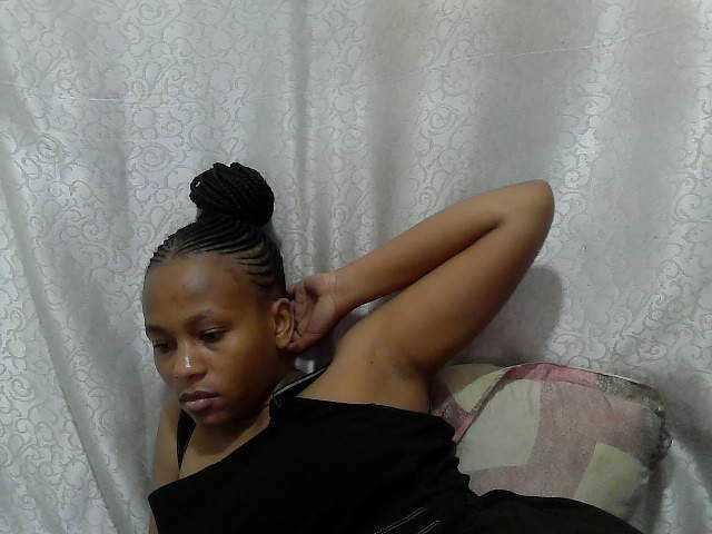 Caroldoly live cam on BongaCams