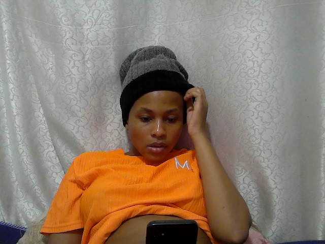 Caroldoly live cam on BongaCams
