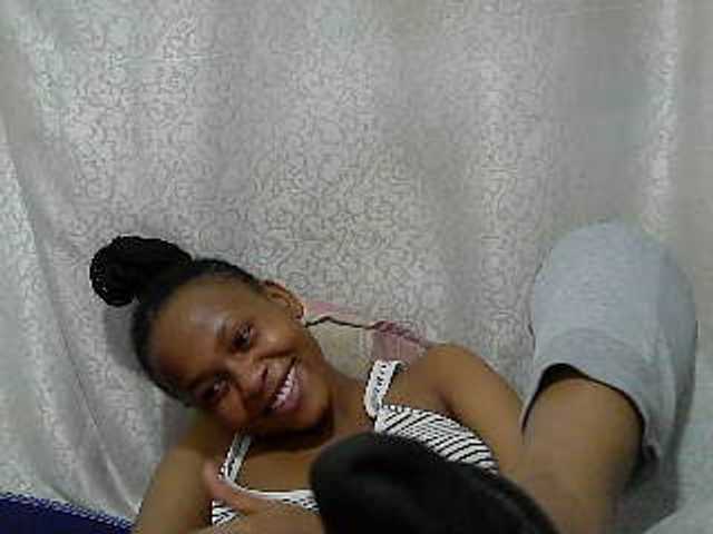 Caroldoly live cam on BongaCams