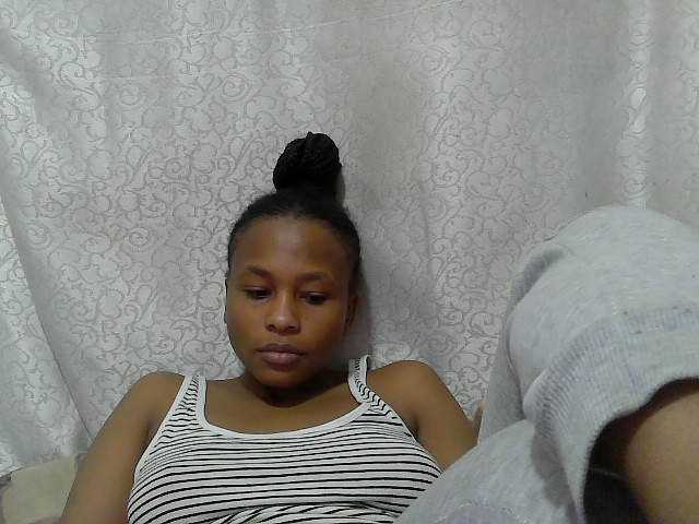 Caroldoly live cam on BongaCams
