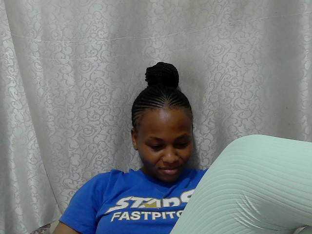 Caroldoly live cam on BongaCams