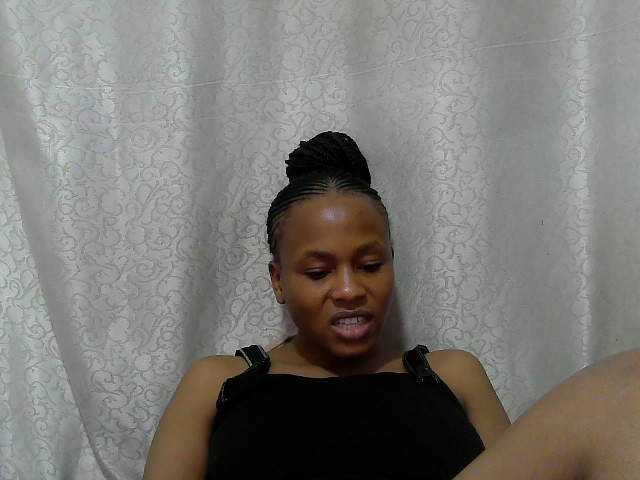 Caroldoly live cam on BongaCams