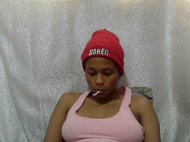 Caroldoly live cam on BongaCams