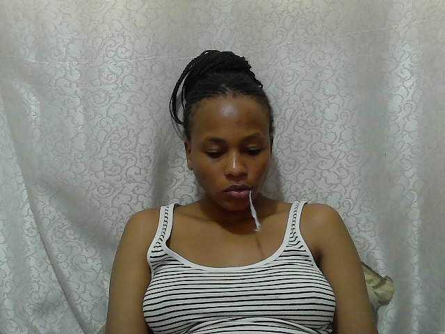 Caroldoly live cam on BongaCams