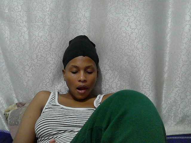 Caroldoly live cam on BongaCams