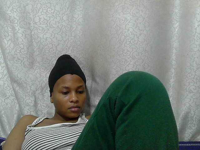 Caroldoly live cam on BongaCams