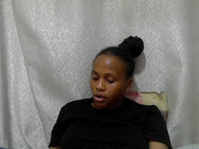 Caroldoly live cam on BongaCams