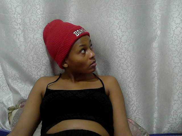 Caroldoly live cam on BongaCams