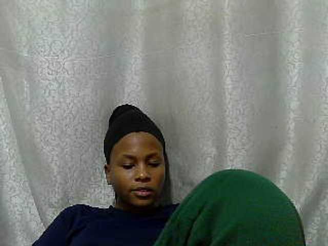 Caroldoly live cam on BongaCams