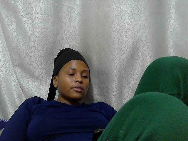 Caroldoly live cam on BongaCams