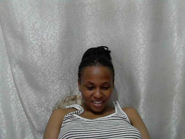 Caroldoly live cam on BongaCams