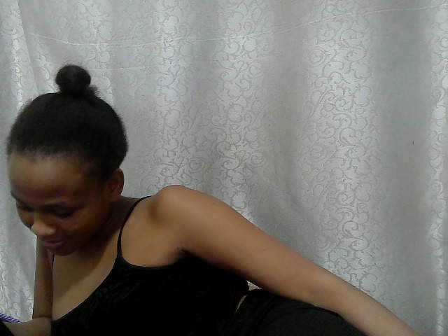 Caroldoly live cam on BongaCams