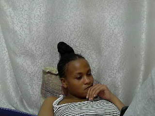 Caroldoly live cam on BongaCams