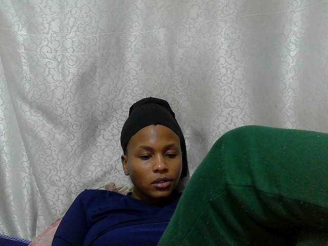 Caroldoly live cam on BongaCams