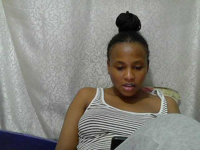 Caroldoly live cam on BongaCams