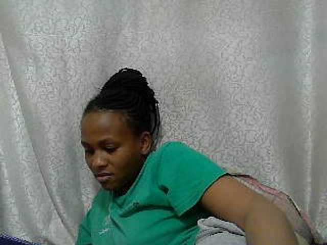 Caroldoly live cam on BongaCams