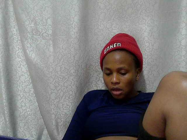 Caroldoly live cam on BongaCams