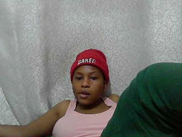 Caroldoly live cam on BongaCams