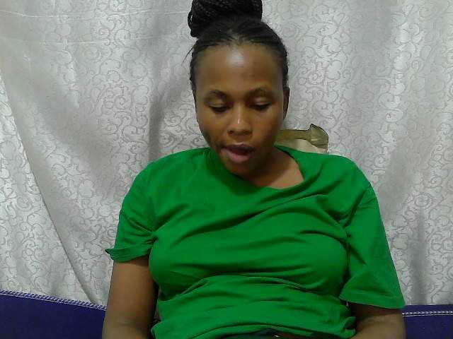 Caroldoly live cam on BongaCams