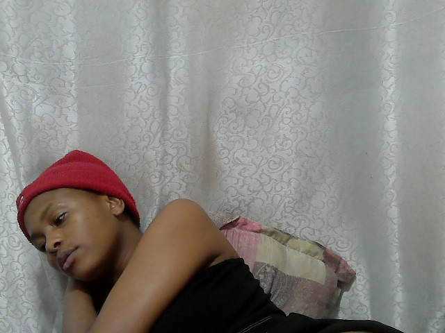 Caroldoly live cam on BongaCams