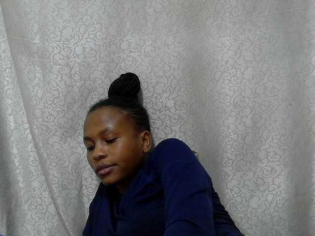 Caroldoly live cam on BongaCams