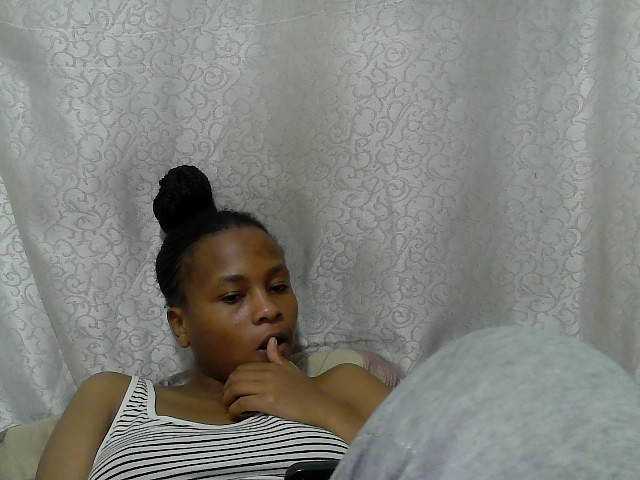 Caroldoly live cam on BongaCams