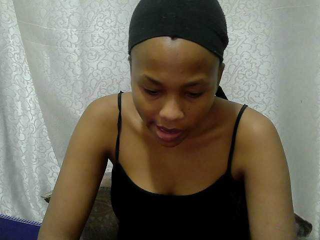 Caroldoly live cam on BongaCams