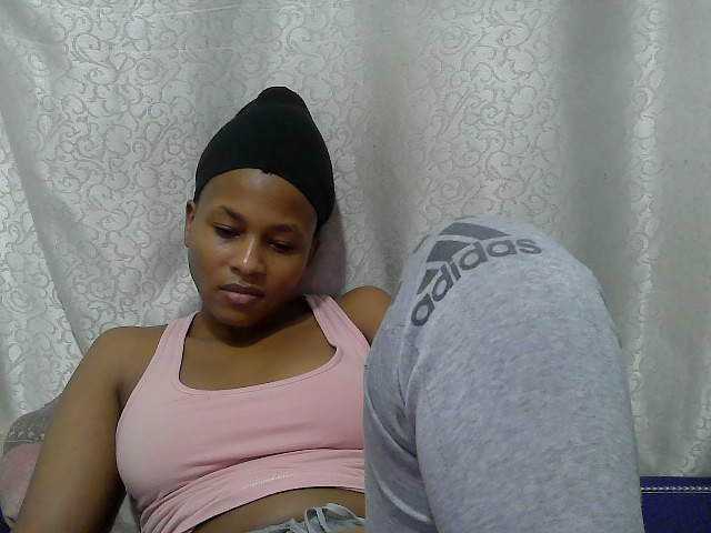 Caroldoly live cam on BongaCams