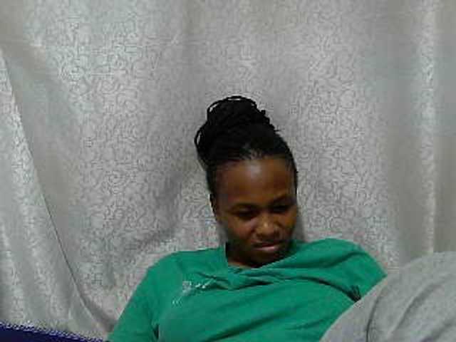Caroldoly live cam on BongaCams
