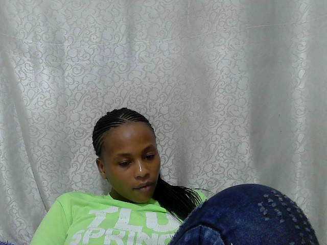Caroldoly live cam on BongaCams